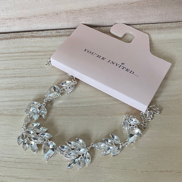 Elegant Silver Leaf Necklace - Picture 3 of 7